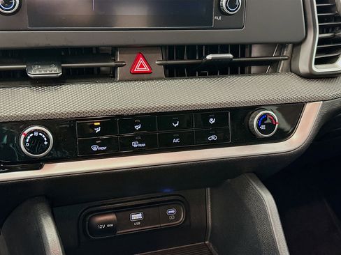 Used 2024 Kia Sportage LX image 23