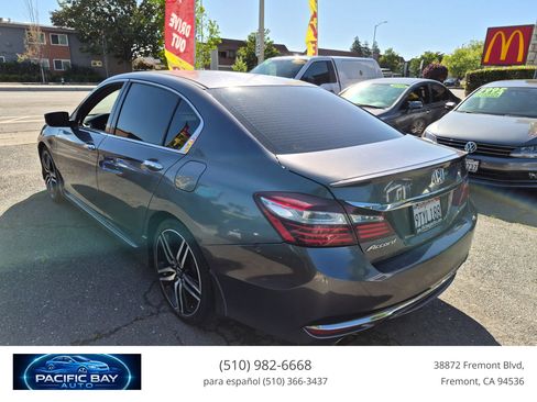 Used 2017 Honda Accord Sport image 5