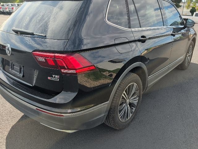Used 2018 Volkswagen Tiguan SEL AWD/4WD image 19