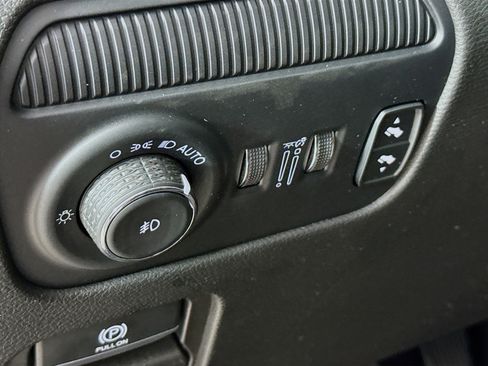 Used 2024 Jeep Wagoneer Series II image 9