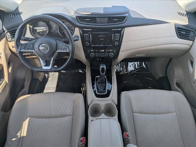 Used 2020 Nissan Rogue SV FWD image 16