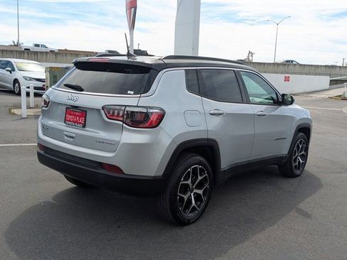 Used 2025 Jeep Compass Limited AWD/4WD image 8