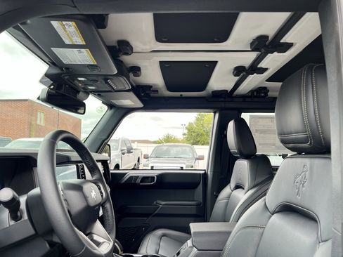 New 2025 Ford Bronco Badlands image 12