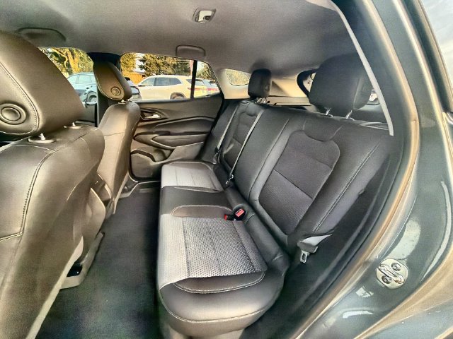 Used 2025 Chevrolet Trax LT w/ Driver Confidence Package FWD image 23