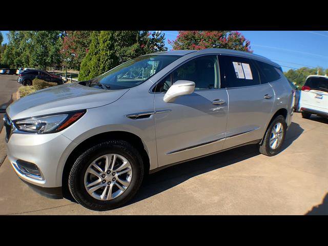 Used 2020 Buick Enclave Essence w/ Sound and Sites Package FWD image 4