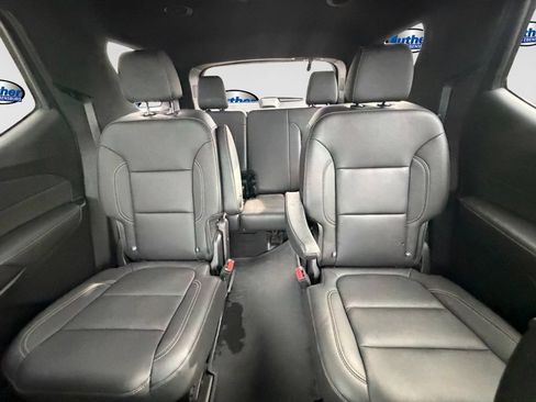 Used 2023 Chevrolet Traverse LT w/ Midnight/Sport Edition AWD/4WD image 18