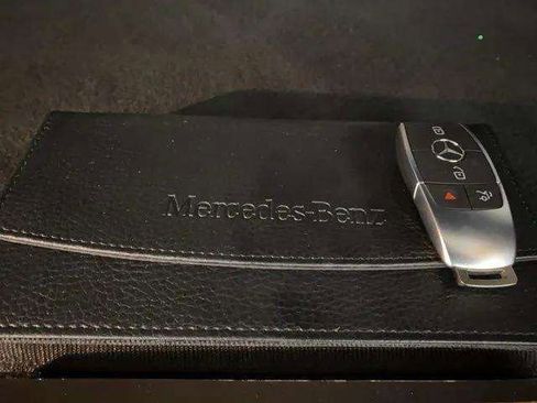 Used 2023 Mercedes-Benz EQB 300 4MATIC w/ Exclusive Package image 93