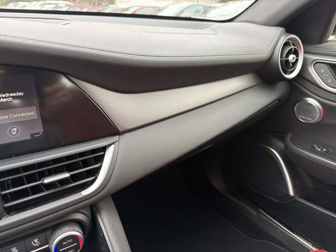 Used 2022 Alfa Romeo Giulia Veloce image 16