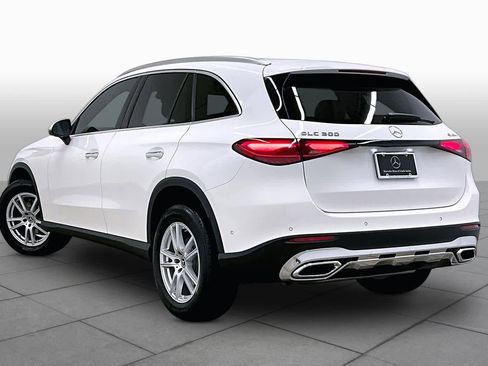 Used 2025 Mercedes-Benz GLC 300 4MATIC image 12