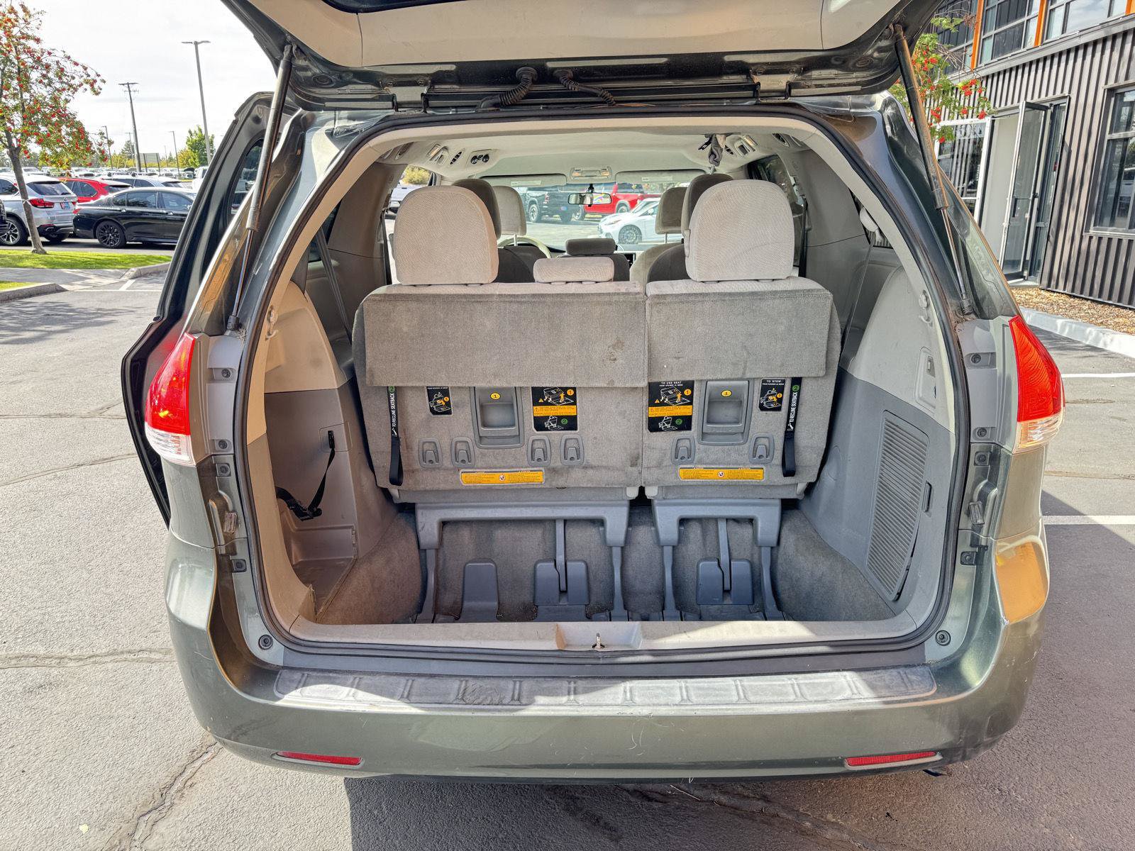 Used 2012 Toyota Sienna LE FWD image 20