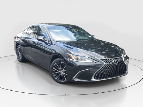 Used 2024 Lexus ES 350 w/ Premium Package image 2