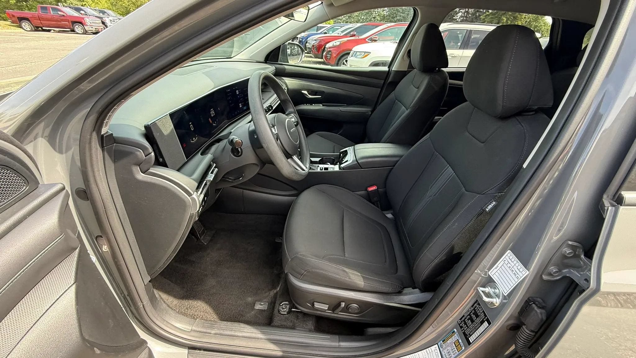 Used 2025 Hyundai Tucson SEL FWD image 19