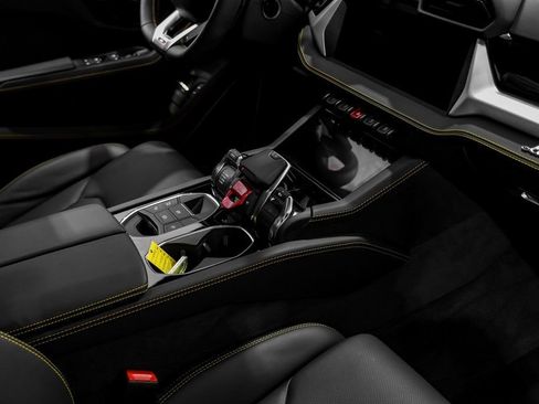 Used 2025 Lamborghini Urus SE image 21