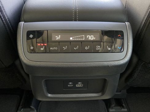Used 2024 Nissan Pathfinder SL w/ SL Premium Package AWD/4WD image 25