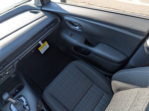 Used 2025 Honda HR-V LX image 11