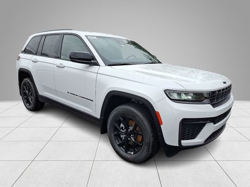 New 2026 Jeep Grand Cherokee 4WD image 3