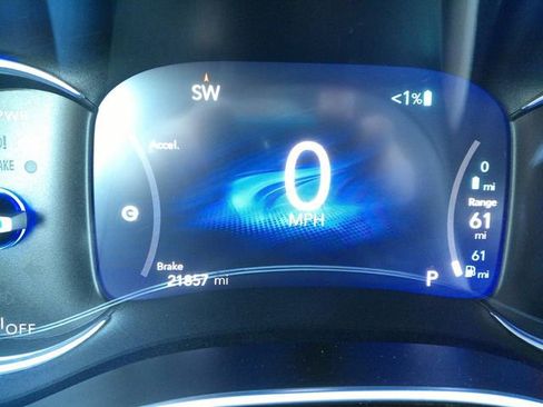 Used 2023 Chrysler Pacifica Limited image 11