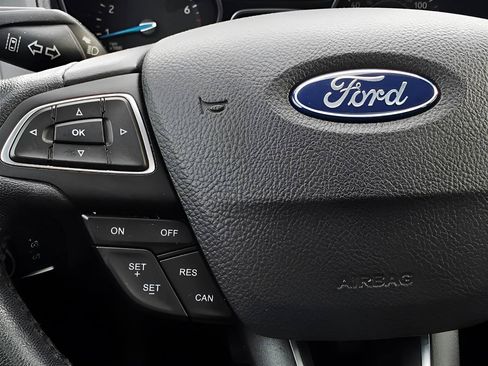 Used 2017 Ford Focus Titanium w/ Titanium Technology Package FWD image 27