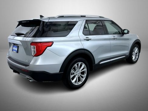 Used 2024 Ford Explorer Limited w/ Equipment Group 301A AWD/4WD image 5