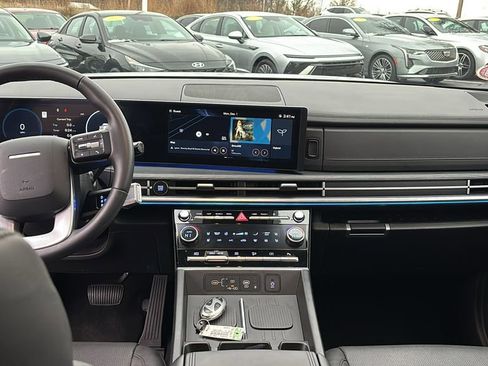 Used 2025 Hyundai Santa Fe Limited image 12