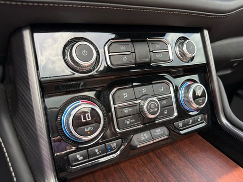 Used 2023 GMC Yukon XL Denali Ultimate AWD/4WD image 26