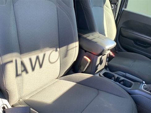 Certified 2022 Jeep Gladiator Willys image 43