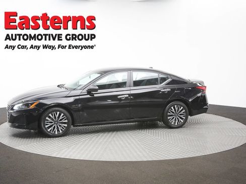 Used 2025 Nissan Altima 2.5 SV FWD image 54