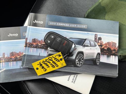 Used 2019 Jeep Compass Limited AWD/4WD image 17