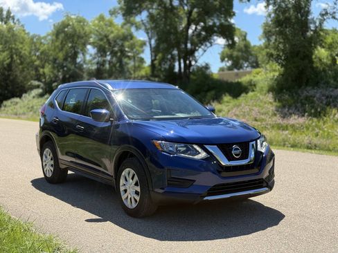 Used 2018 Nissan Rogue S AWD/4WD image 3