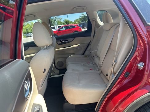 Used 2016 Nissan Rogue SV w/ SV Premium Package image 19