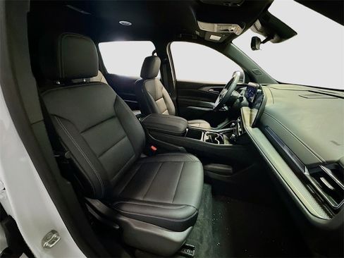 New 2026 Chevrolet Traverse LT w/ Enhanced Driving Package image 31