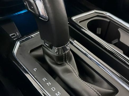 Used 2019 Ford F150 Lariat w/ Equipment Group 502A Luxury AWD/4WD image 19