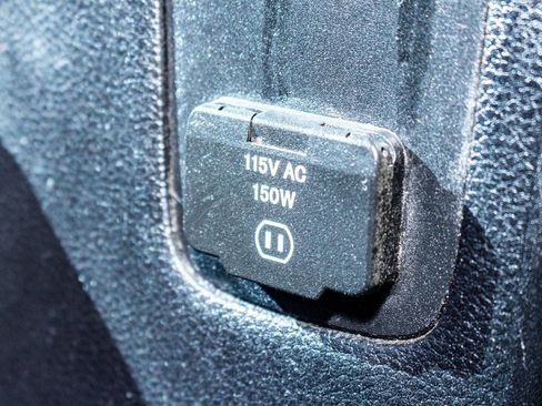 Used 2012 Jeep Wrangler Unlimited Sahara image 15