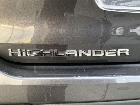 Used 2022 Toyota Highlander XLE image 31