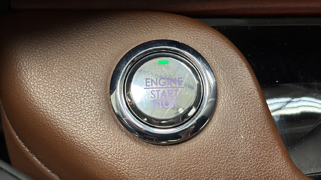 Used 2022 Lincoln Aviator Grand Touring AWD/4WD image 23