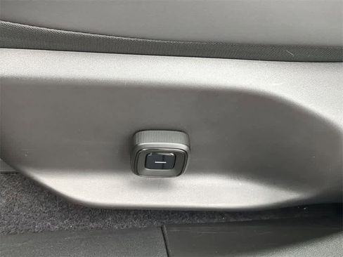 Used 2025 Volvo EX30 Plus w/ Protection Package Premier image 16