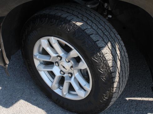 Used 2023 Chevrolet Silverado 1500 RST AWD/4WD image 17