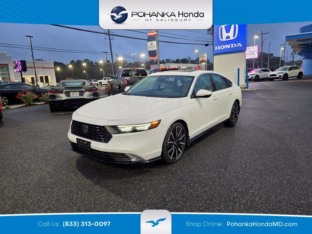Used 2025 Honda Accord Touring image 1