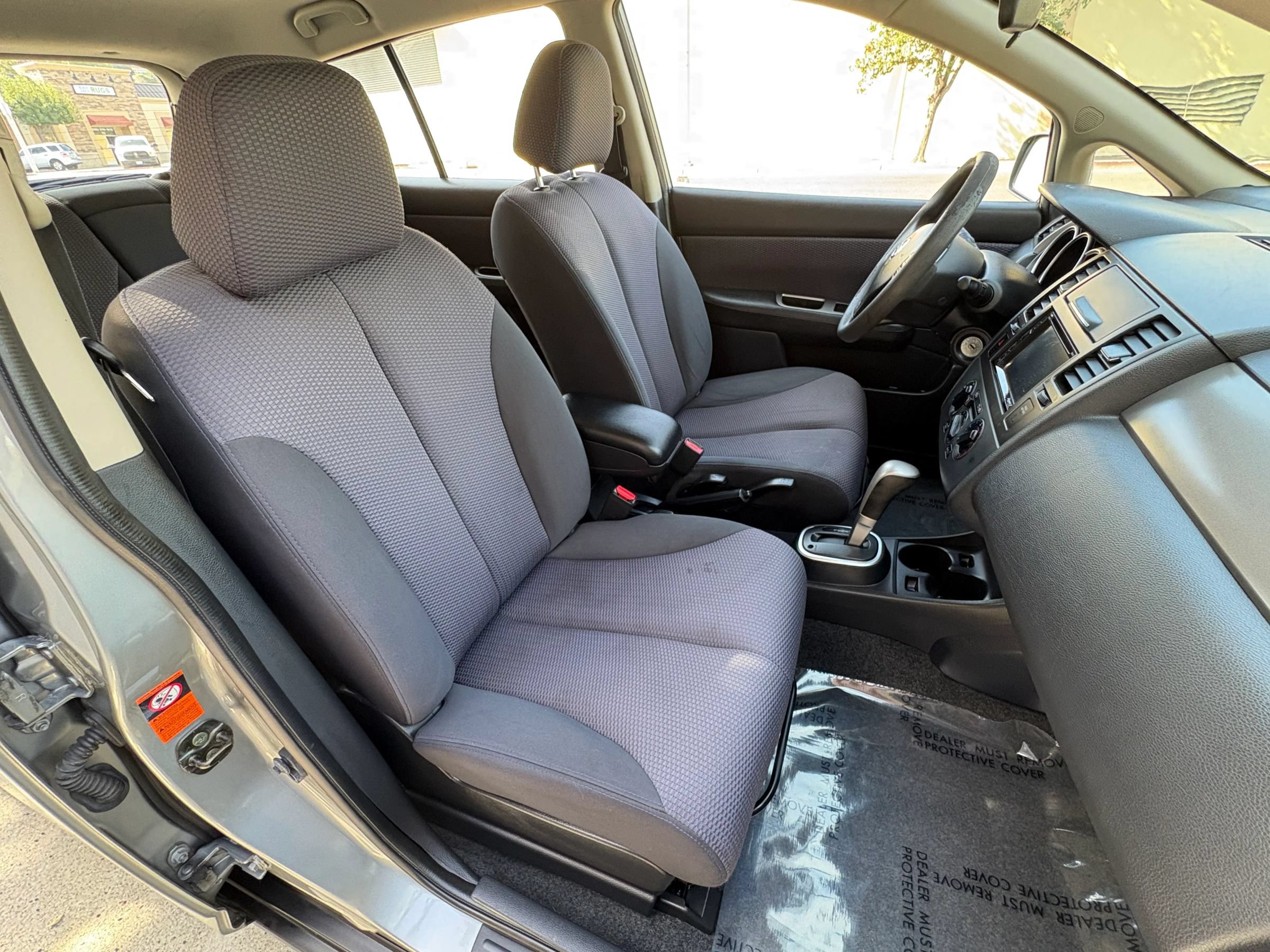 Used 2007 Nissan Versa Hatchback FWD image 13