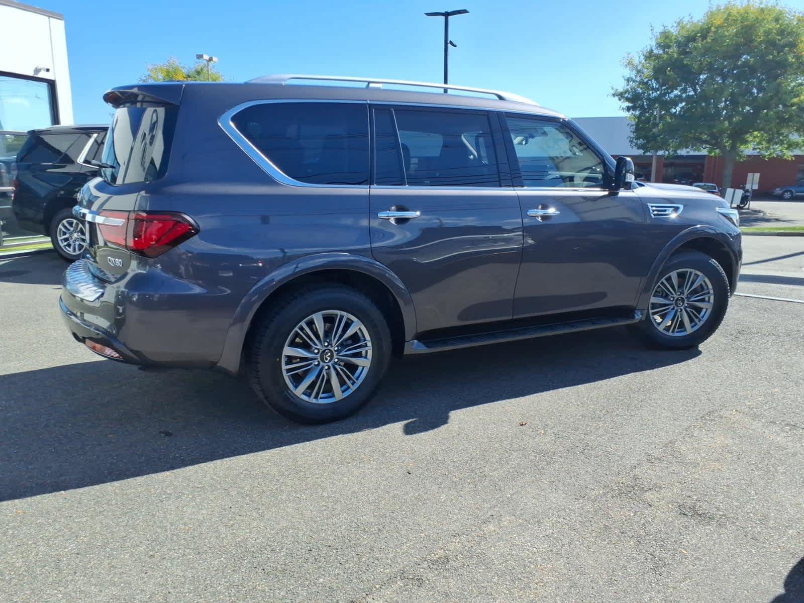 Certified 2022 INFINITI QX80 Luxe w/ Cargo Package AWD/4WD image 4