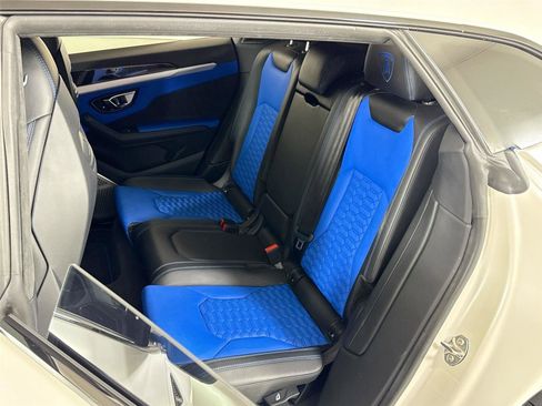 Used 2021 Lamborghini Urus image 24