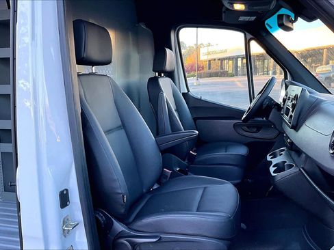 Used 2023 Mercedes-Benz Sprinter 2500 image 8