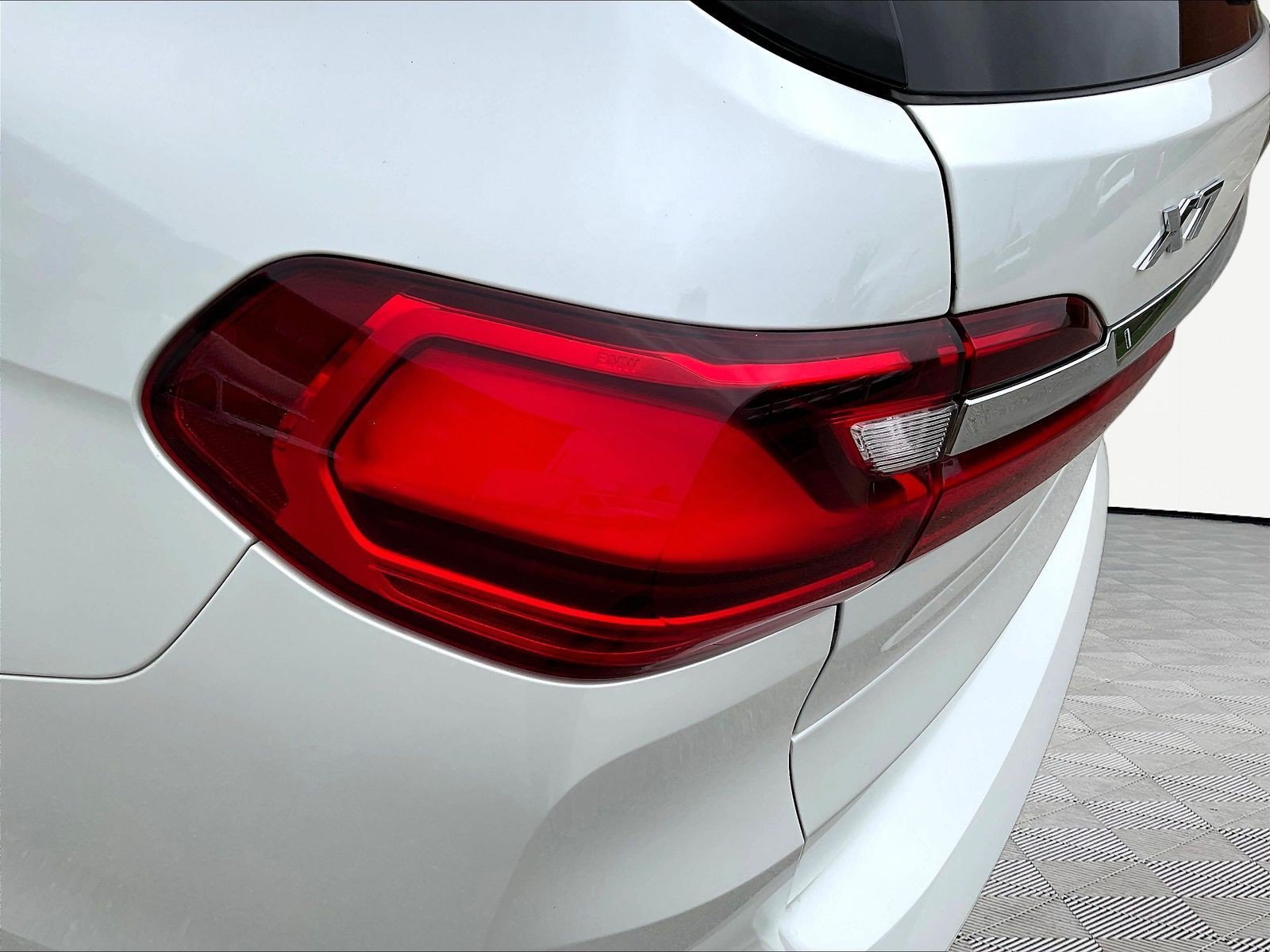Used 2021 BMW X7 xDrive40i w/ Executive Package AWD/4WD image 23