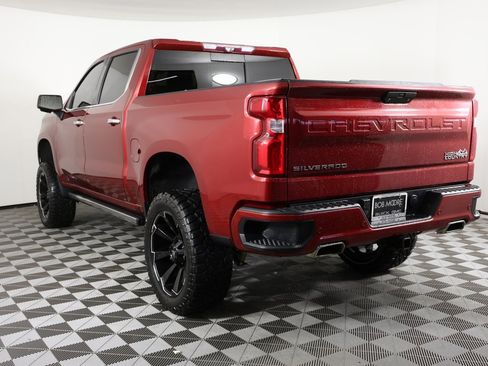 Used 2020 Chevrolet Silverado 1500 High Country w/ Technology Package image 6