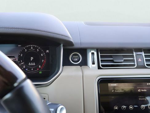 Used 2020 Land Rover Range Rover HSE image 28
