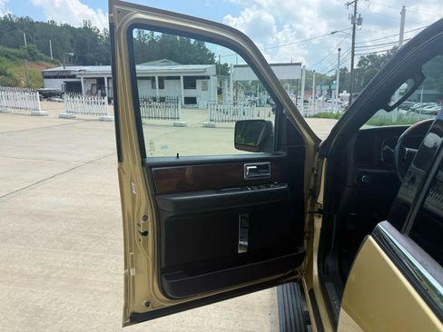 Used 2016 Lincoln Navigator L Select image 25