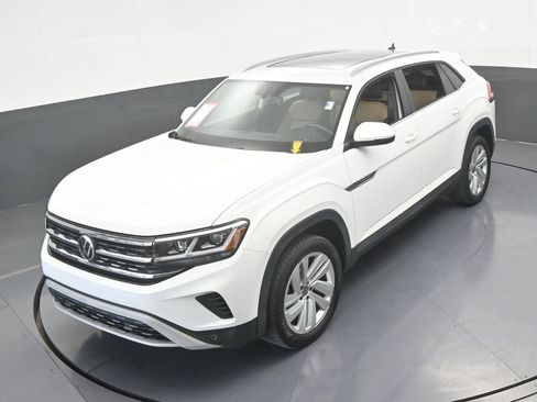 Used 2021 Volkswagen Atlas Cross Sport SE w/ Panoramic Sunroof Package image 51