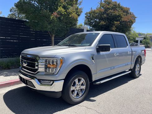 Used 2022 Ford F150 XLT w/ Equipment Group 302A High AWD/4WD image 3