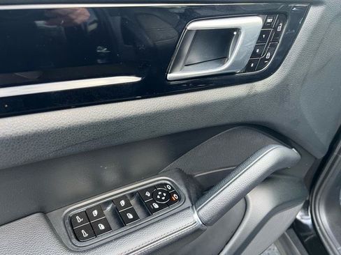 Used 2020 Porsche Cayenne AWD/4WD image 27