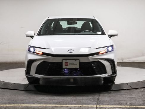 Used 2025 Toyota Camry SE w/ Convenience Package FWD image 6